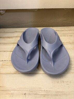 OOFOS Lavender Purple Recovery Flip Sandals